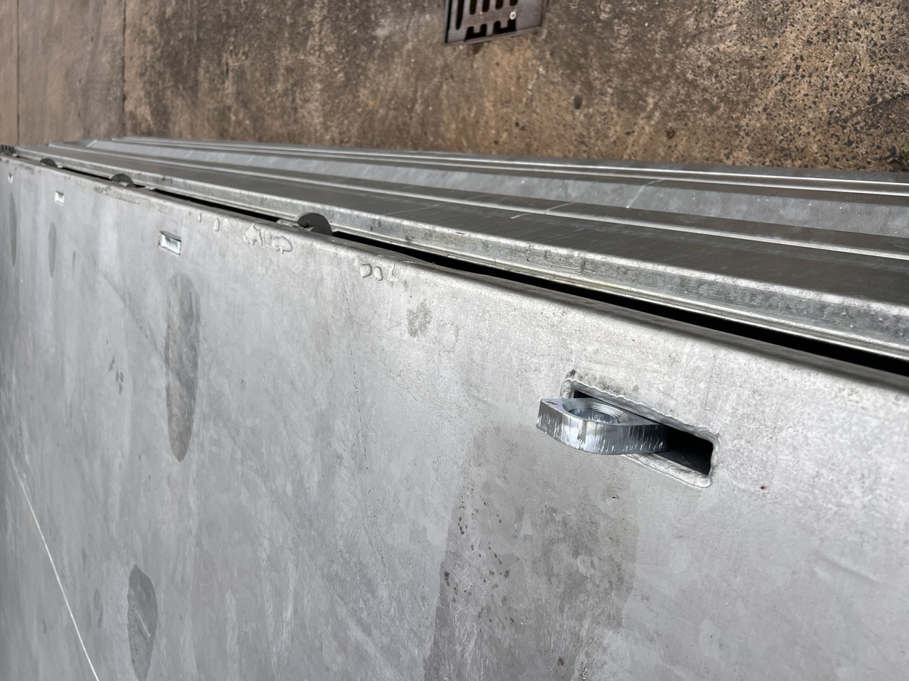 Möslein TTD 19 AB 19 t Tandem Kipper Tieflader2 x Aufsatzbordwänden-- Neufahrzeug -- - Kipper Anhänger: das Bild 5 Möslein TTD 19 AB 19 t Tandem Kipper Tieflader2 x Aufsatzbordwänden-- Neufahrzeug -- - Kipper Anhänger: das Bild 5