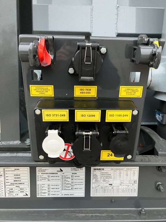 Stas agroSTAR 51,8 Kippsattelauflieger Stas agroSTAR 51,8 Kippsattelauflieger - Kipper Auflieger: das Bild 4 Stas agroSTAR 51,8 Kippsattelauflieger Stas agroSTAR 51,8 Kippsattelauflieger - Kipper Auflieger: das Bild 4