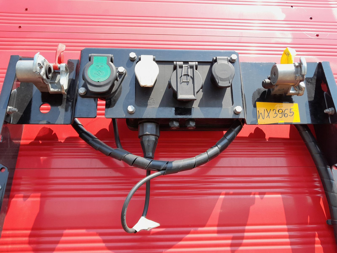 Wielton Strong Light Schiebeplanensattel NS3K - Planenauflieger: das Bild 4 Wielton Strong Light Schiebeplanensattel NS3K - Planenauflieger: das Bild 4