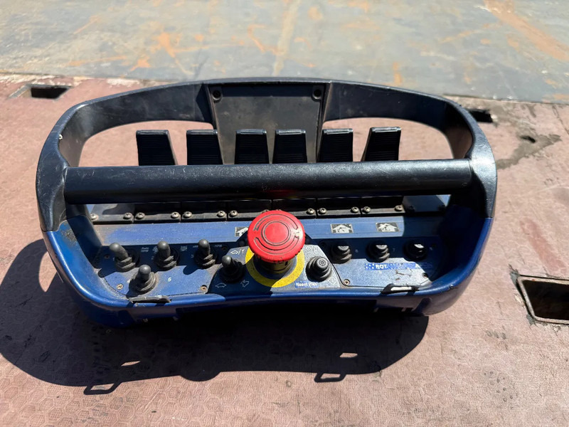 Renault Premium Lander PM 36 P radio control !!! - Autokran: das Bild 4 Renault Premium Lander PM 36 P radio control !!! - Autokran: das Bild 4