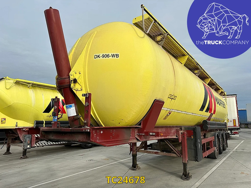 SPITZER 59000 - Tankauflieger: das Bild 2 SPITZER 59000 - Tankauflieger: das Bild 2