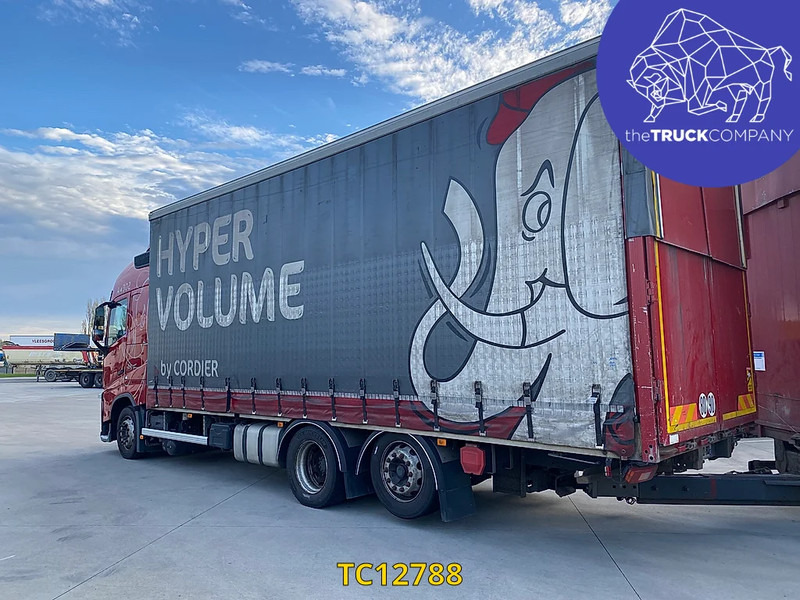 Volvo FH 500 - Plane LKW: das Bild 2 Volvo FH 500 - Plane LKW: das Bild 2