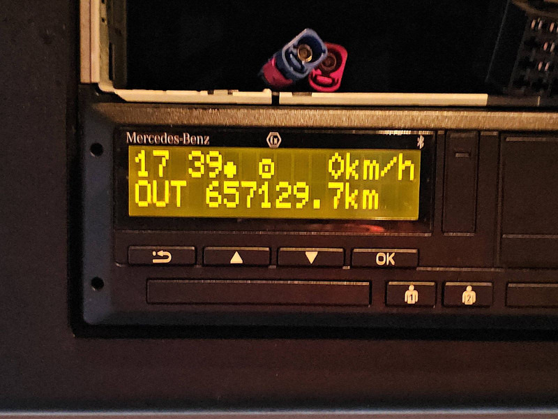 Sattelzugmaschine Mercedes-Benz ACTROS 1845 LS: das Bild 9