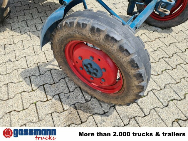 Bulldog D2206 - Traktor: das Bild 4 Bulldog D2206 - Traktor: das Bild 4