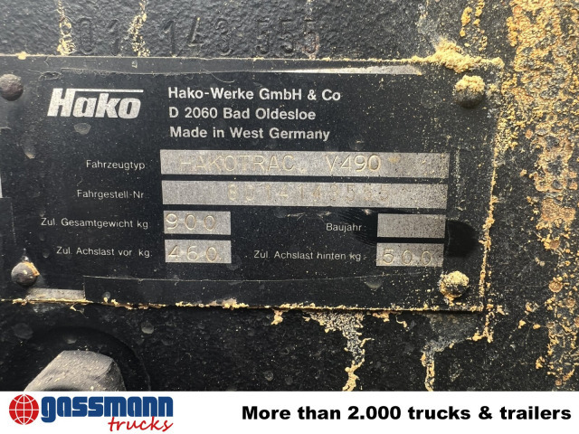 Hako V 490 mit Schneeschild und Ketten - Kommunaltraktor: das Bild 2 Hako V 490 mit Schneeschild und Ketten - Kommunaltraktor: das Bild 2