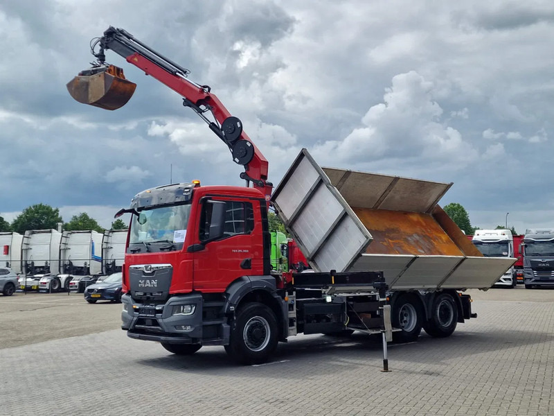 MAN TGS 26.360 6x4 Hydrodrive / Crane HMF1920K-RCS / 3 way tipper HMF / Low KM 110.700! - Autokran: das Bild 3 MAN TGS 26.360 6x4 Hydrodrive / Crane HMF1920K-RCS / 3 way tipper HMF / Low KM 110.700! - Autokran: das Bild 3