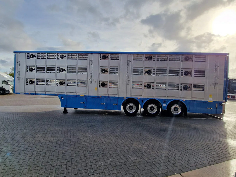 Pezzaioli New 3 stock livestock trailer 95.4M2 - Water & Ventilation - Lifting floors - Lifting roof - Lift axle - Tiertransporter Auflieger: das Bild 5 Pezzaioli New 3 stock livestock trailer 95.4M2 - Water & Ventilation - Lifting floors - Lifting roof - Lift axle - Tiertransporter Auflieger: das Bild 5