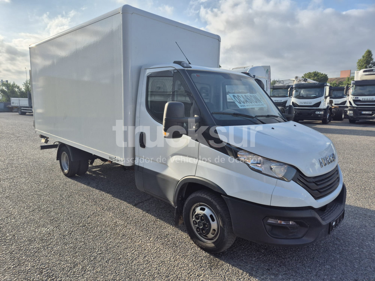 IVECO DAILY 35C16H - Koffer Transporter: das Bild 2 IVECO DAILY 35C16H - Koffer Transporter: das Bild 2