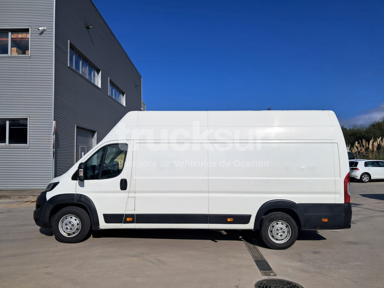 PEUGEOT BOXER 435 L4H3 - Koffer Transporter: das Bild 2 PEUGEOT BOXER 435 L4H3 - Koffer Transporter: das Bild 2