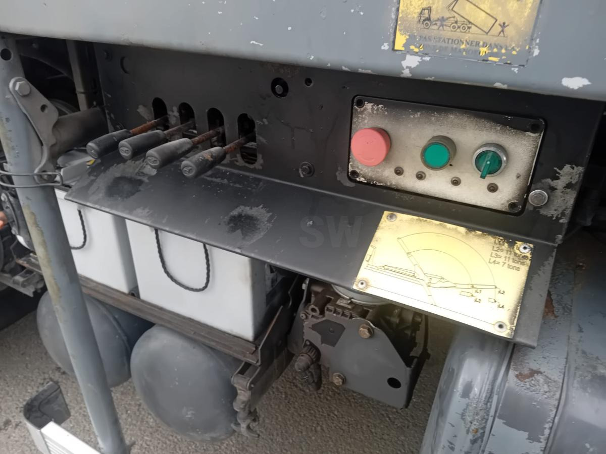 Renault Kerax 430 DXI - Absetzkipper: das Bild 5 Renault Kerax 430 DXI - Absetzkipper: das Bild 5