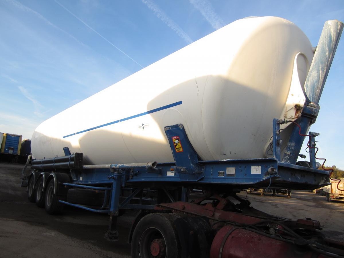 Spitzer - Tankauflieger: das Bild 2 Spitzer - Tankauflieger: das Bild 2