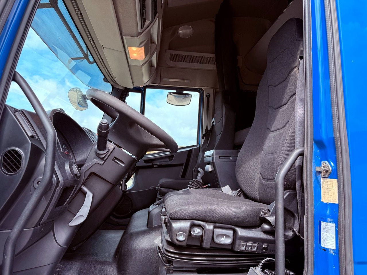 Iveco EuroCargo 180 E28 4x2 Thermo King T-1000R - Kühlkoffer LKW: das Bild 5 Iveco EuroCargo 180 E28 4x2 Thermo King T-1000R - Kühlkoffer LKW: das Bild 5