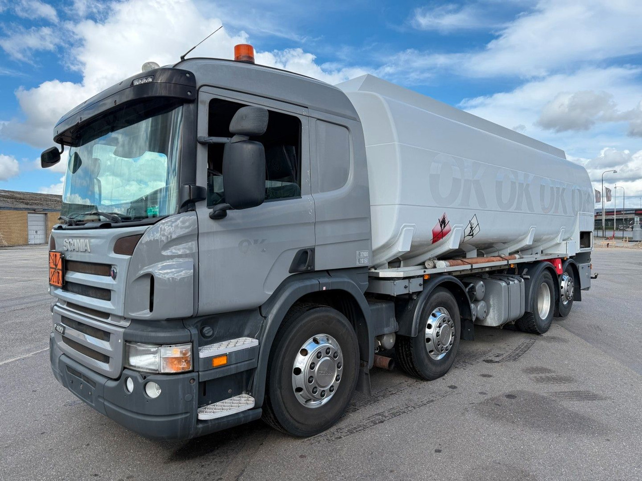 Scania P400 8x2*6 HMK Bilcon 24.000 l. ADR Euro 5 - Tankwagen: das Bild 1 Scania P400 8x2*6 HMK Bilcon 24.000 l. ADR Euro 5 - Tankwagen: das Bild 1