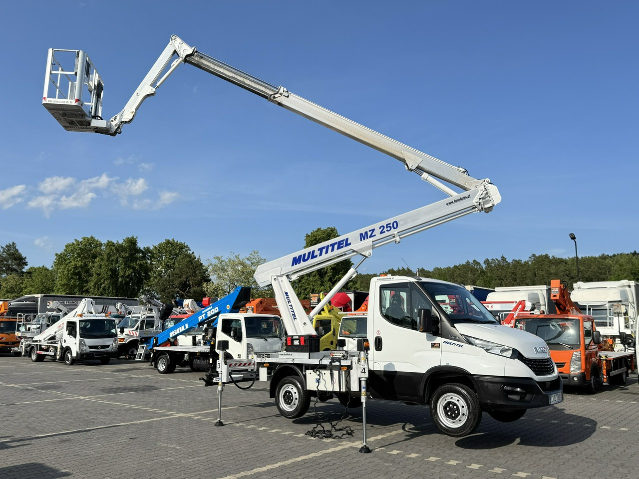 Iveco Daily 35S14 - LKW mit Arbeitsbühne: das Bild 1 Iveco Daily 35S14 - LKW mit Arbeitsbühne: das Bild 1