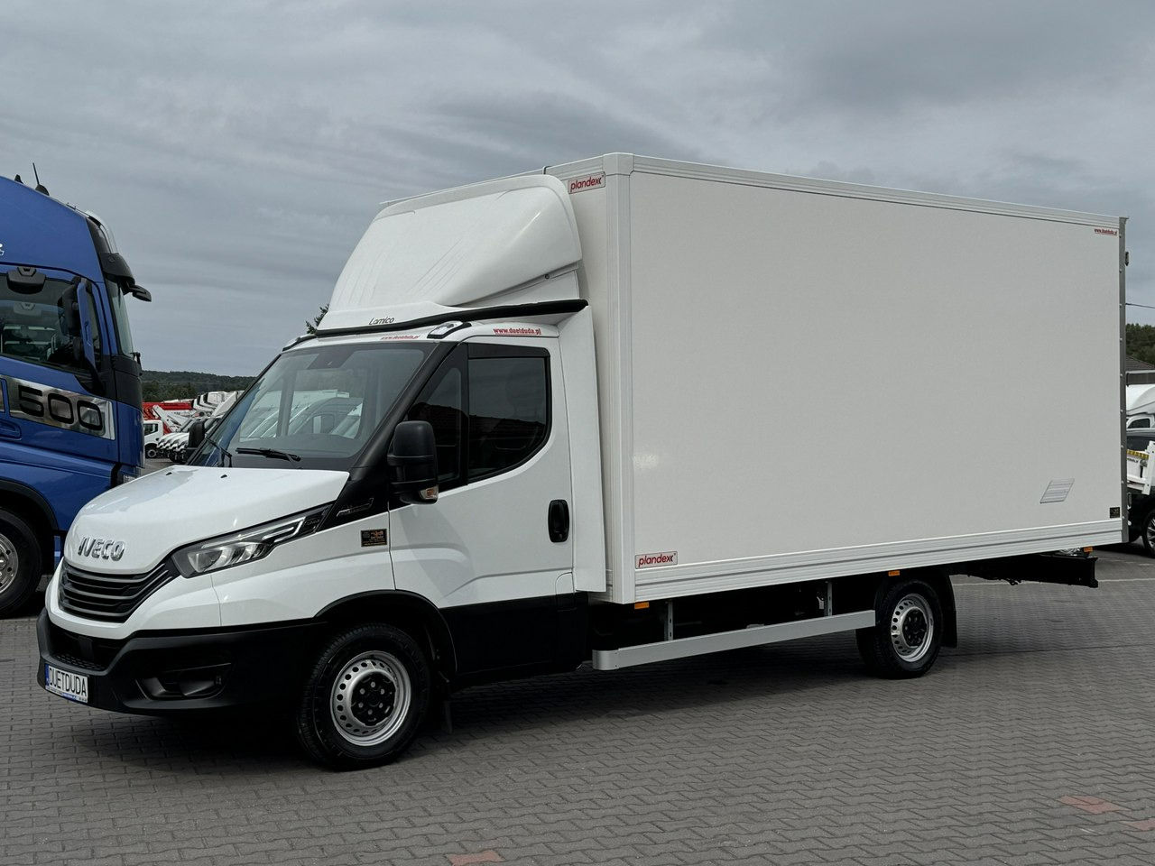 Iveco Daily 35S18 H - Koffer Transporter: das Bild 2 Iveco Daily 35S18 H - Koffer Transporter: das Bild 2
