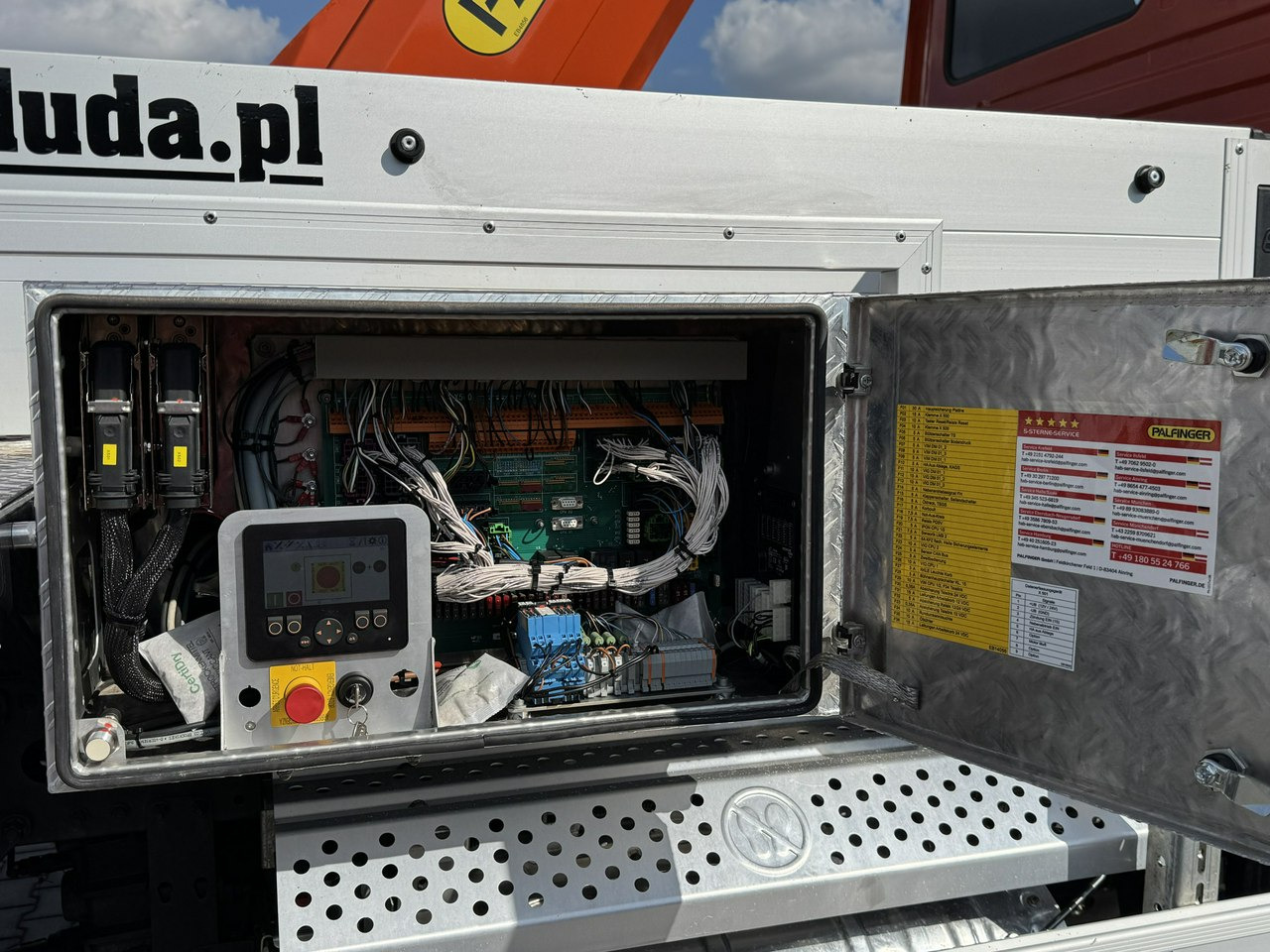 LKW mit Arbeitsbühne Mercedes Atego 818 E6 4x4 Zwyżka PALFINGER P250 BK Podnośnik Koszowy: das Bild 29