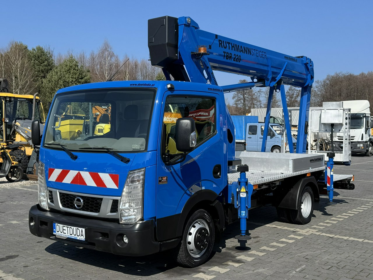 Nissan Cabstar - LKW mit Arbeitsbühne: das Bild 5 Nissan Cabstar - LKW mit Arbeitsbühne: das Bild 5