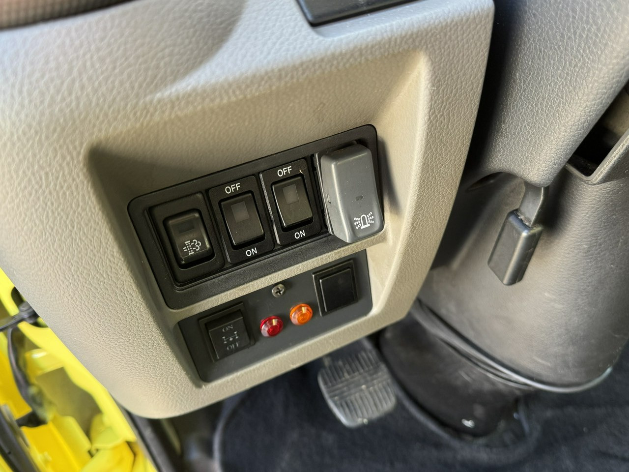 LKW mit Arbeitsbühne Nissan Cabstar: das Bild 26 LKW mit Arbeitsbühne Nissan Cabstar: das Bild 26