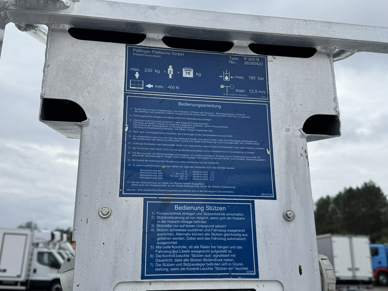 LKW mit Arbeitsbühne Nissan Cabstar: das Bild 17 LKW mit Arbeitsbühne Nissan Cabstar: das Bild 17