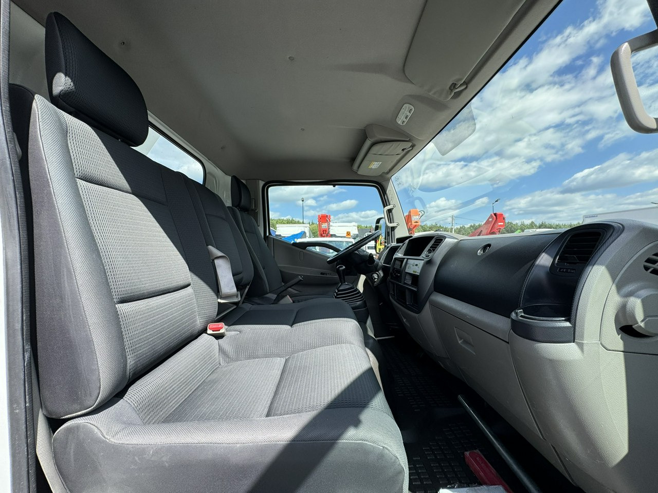 LKW mit Arbeitsbühne Nissan Cabstar: das Bild 28