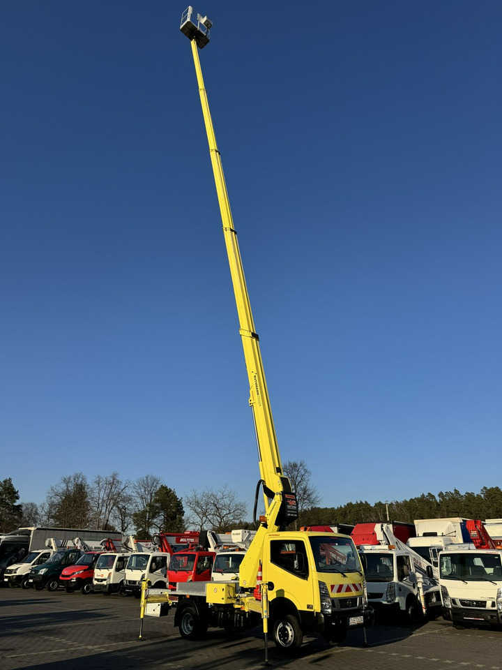 LKW mit Arbeitsbühne Nissan Cabstar: das Bild 8 LKW mit Arbeitsbühne Nissan Cabstar: das Bild 8