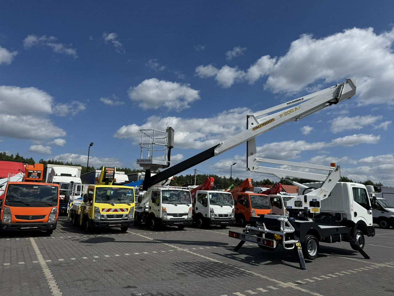 LKW mit Arbeitsbühne Nissan Cabstar: das Bild 19