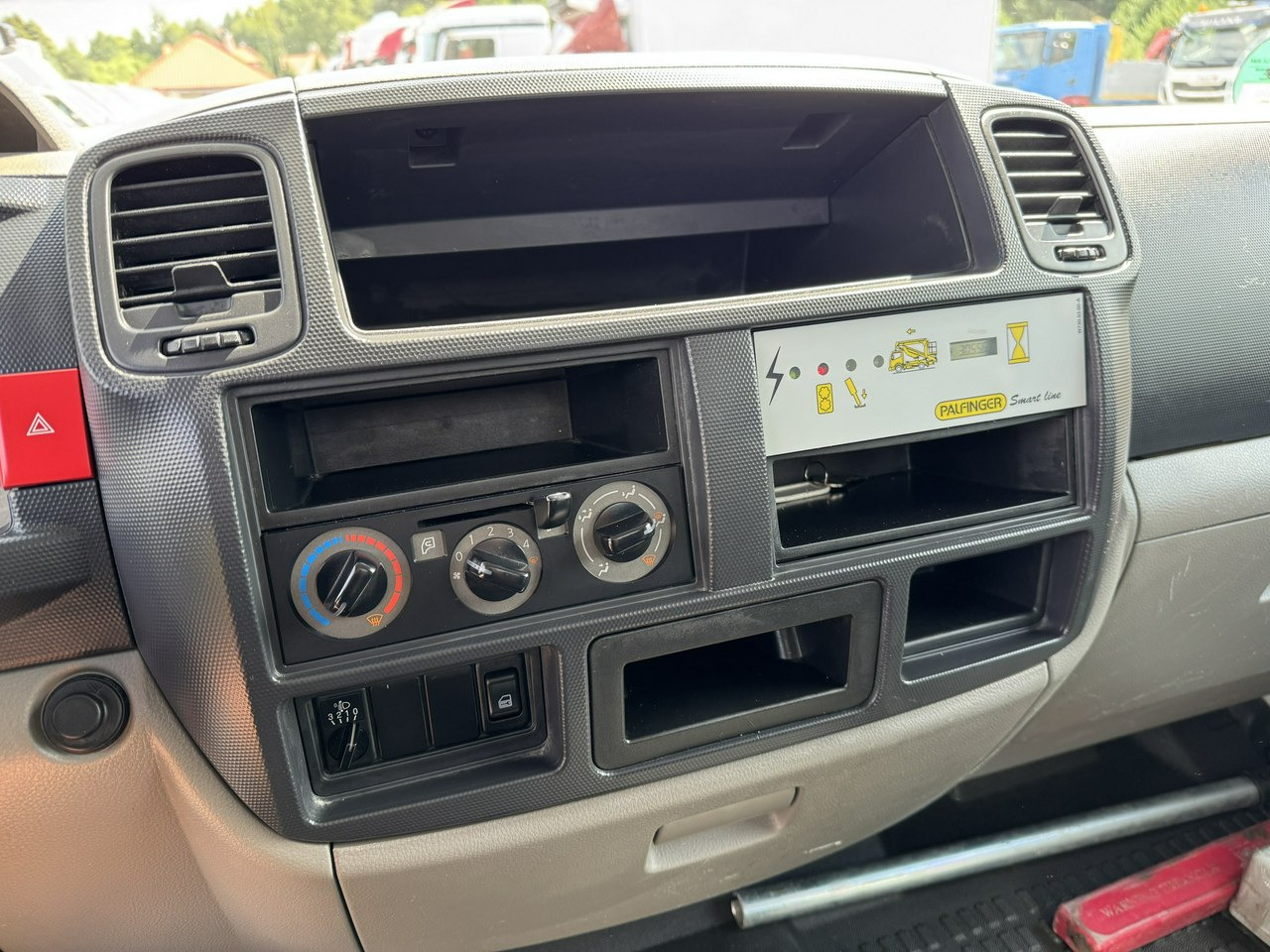 LKW mit Arbeitsbühne Nissan Cabstar: das Bild 26