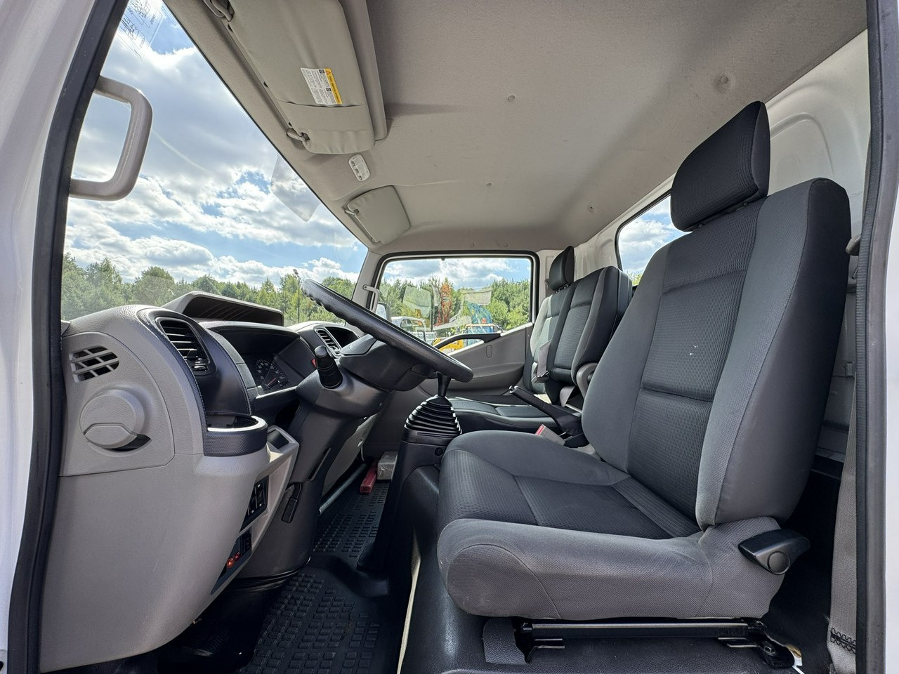 LKW mit Arbeitsbühne Nissan Cabstar: das Bild 23