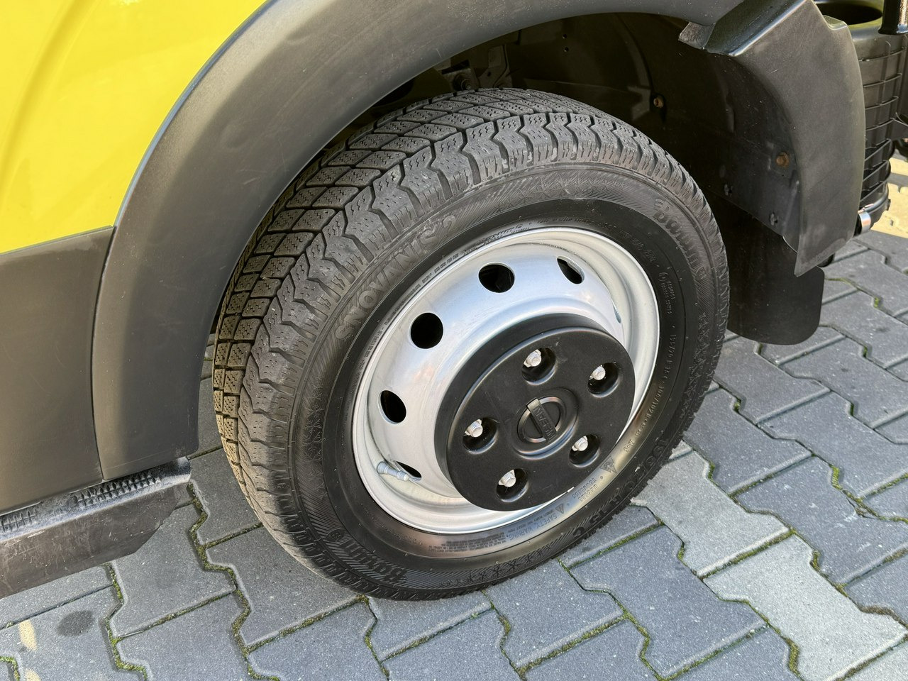 LKW mit Arbeitsbühne Nissan Cabstar: das Bild 13 LKW mit Arbeitsbühne Nissan Cabstar: das Bild 13