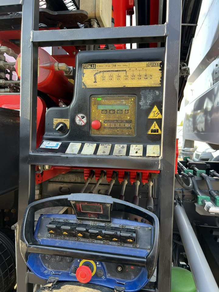 Kipper, Autokran Renault Kerax 26.390 6x4 Mocny HDS FASSI F170 Sterowanie Radiowe: das Bild 6 Kipper, Autokran Renault Kerax 26.390 6x4 Mocny HDS FASSI F170 Sterowanie Radiowe: das Bild 6