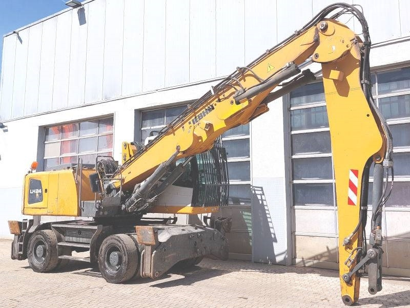 Liebherr LH 24 - Umschlagbagger: das Bild 4 Liebherr LH 24 - Umschlagbagger: das Bild 4