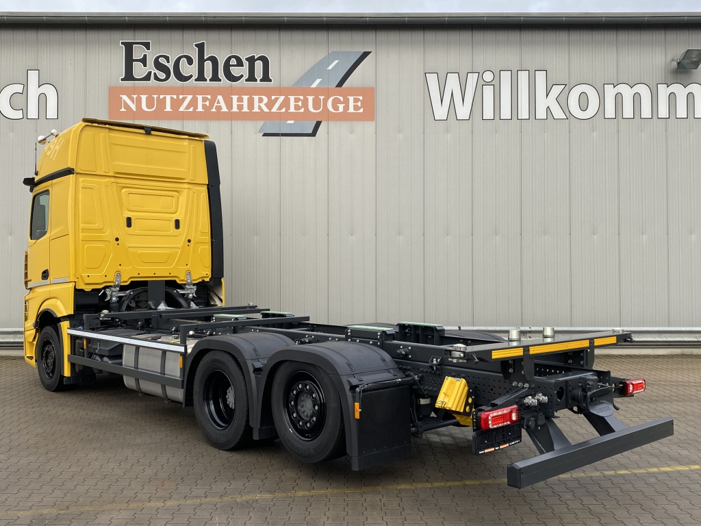 Mercedes-Benz 2542 L 6x2 Actros Giga-Space - Containerwagen/ Wechselfahrgestell LKW: das Bild 3 Mercedes-Benz 2542 L 6x2 Actros Giga-Space - Containerwagen/ Wechselfahrgestell LKW: das Bild 3