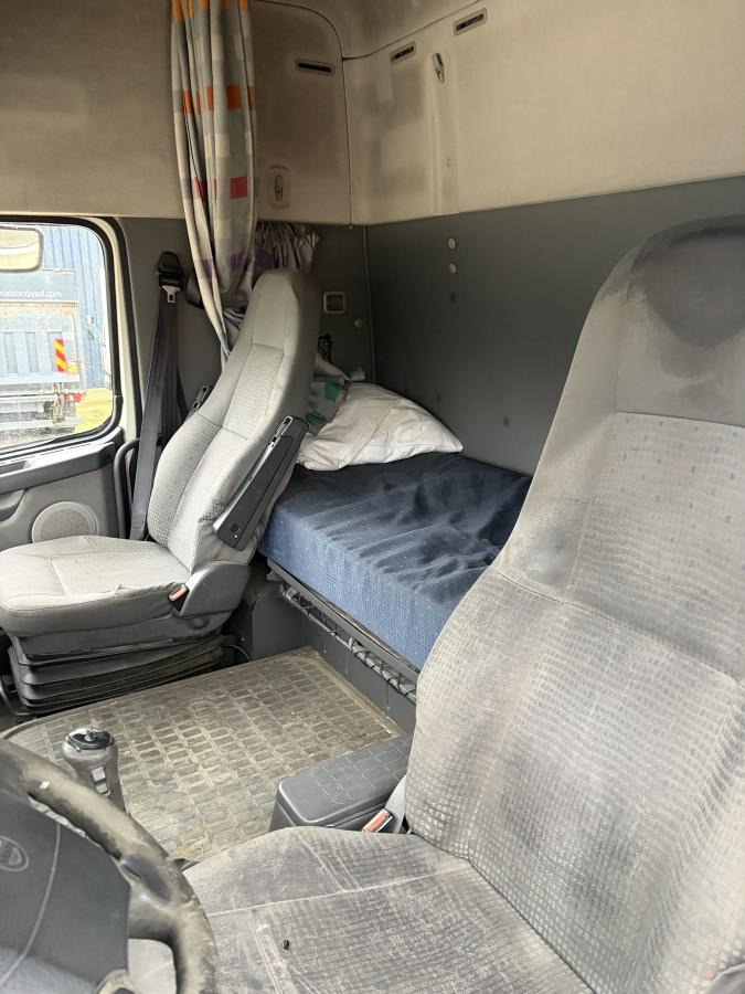 Volvo FH12 380 - Sattelzugmaschine: das Bild 3 Volvo FH12 380 - Sattelzugmaschine: das Bild 3