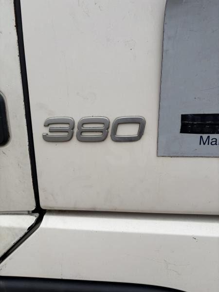 Volvo FH12 380 - Sattelzugmaschine: das Bild 4 Volvo FH12 380 - Sattelzugmaschine: das Bild 4