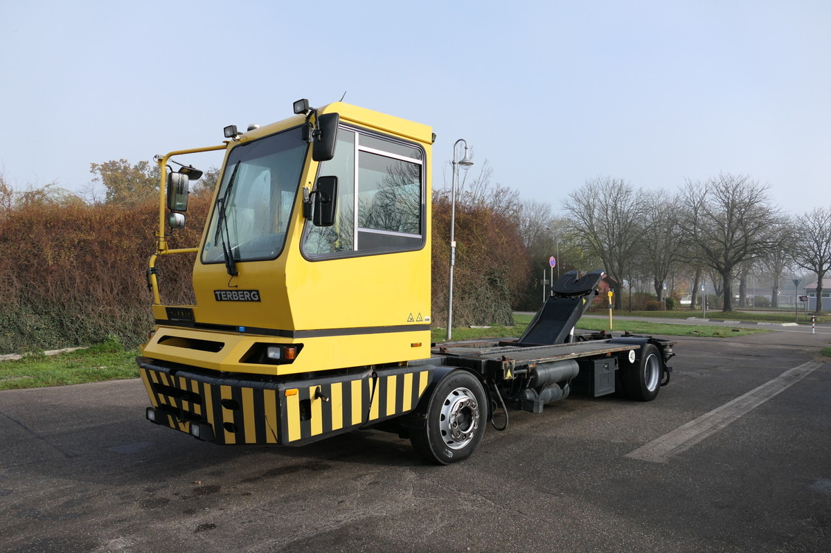 BC 182 Kamag Wiesel WBH 25 Umsetzfahrzeug - Containerwagen/ Wechselfahrgestell LKW: das Bild 3 BC 182 Kamag Wiesel WBH 25 Umsetzfahrzeug - Containerwagen/ Wechselfahrgestell LKW: das Bild 3