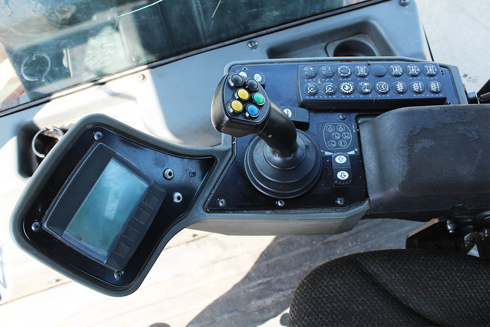 CATERPILLAR CD10 - Straßenwalze: das Bild 3 CATERPILLAR CD10 - Straßenwalze: das Bild 3