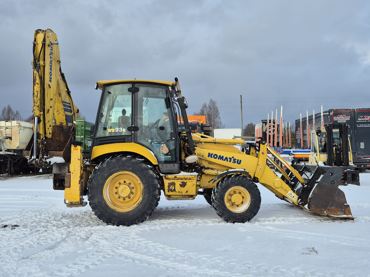 KOMATSU WB93R - Baggerlader: das Bild 4 KOMATSU WB93R - Baggerlader: das Bild 4