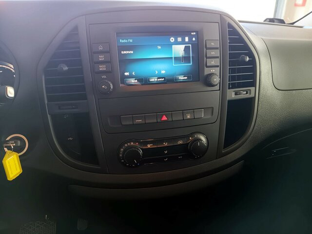 MERCEDES-BENZ Vito Kasten eVito 112 KA/FWD PARK+CLIMA... - Kleintransporter, Elektro-Transporter: das Bild 2 MERCEDES-BENZ Vito Kasten eVito 112 KA/FWD PARK+CLIMA... - Kleintransporter, Elektro-Transporter: das Bild 2