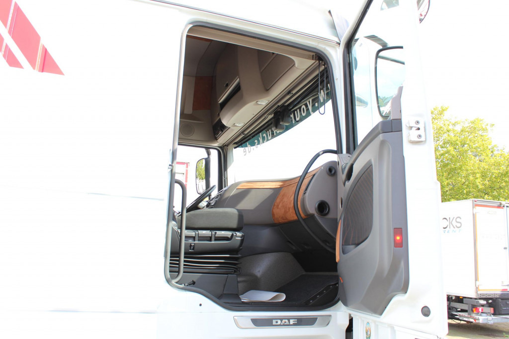 Daf 530 SSC Retarder Kühlbox 2 Tanks Standklima - Sattelzugmaschine: das Bild 3 Daf 530 SSC Retarder Kühlbox 2 Tanks Standklima - Sattelzugmaschine: das Bild 3