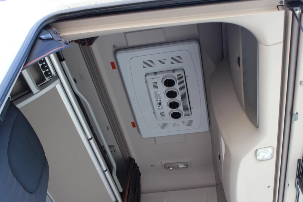 Daf 530 SSC Retarder Kühlbox 2 Tanks Standklima - Sattelzugmaschine: das Bild 4 Daf 530 SSC Retarder Kühlbox 2 Tanks Standklima - Sattelzugmaschine: das Bild 4