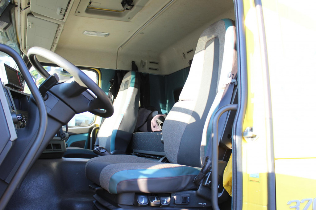 Volvo FM 370 E6 Flach Schlafkabine I-Shift NUR 120Tkm - Sattelzugmaschine: das Bild 5 Volvo FM 370 E6 Flach Schlafkabine I-Shift NUR 120Tkm - Sattelzugmaschine: das Bild 5