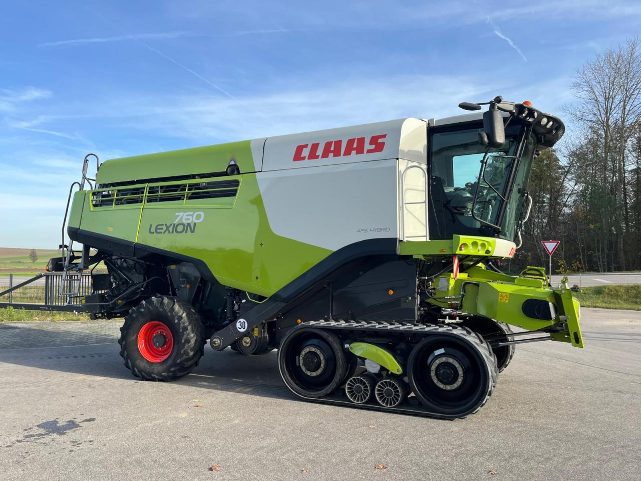 CLAAS Lexion 760TT mt SW V900, 3D, Laserpilot, APS - Leasing CLAAS Lexion 760TT mt SW V900, 3D, Laserpilot, APS: das Bild 8 CLAAS Lexion 760TT mt SW V900, 3D, Laserpilot, APS - Leasing CLAAS Lexion 760TT mt SW V900, 3D, Laserpilot, APS: das Bild 8