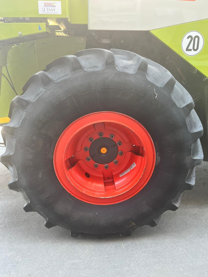 CLAAS Lexion verstärkte 10-Loch Felgen mit Reifen 650/75 R32 - Mähdrescher: das Bild 5 CLAAS Lexion verstärkte 10-Loch Felgen mit Reifen 650/75 R32 - Mähdrescher: das Bild 5