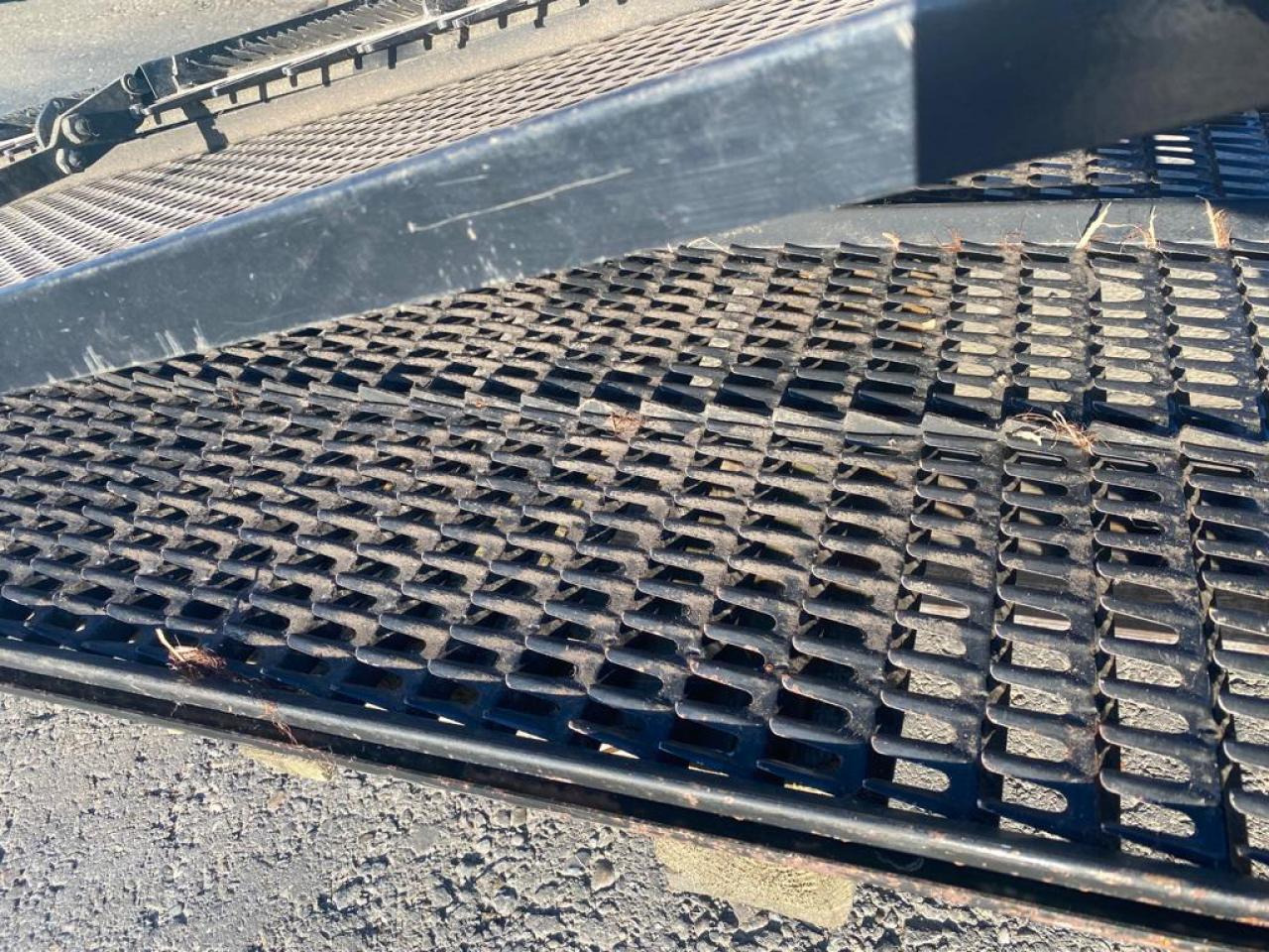 New Holland Maisausrüstung, Korb und Siebe für NH Mähdrescher TC 5.80 5080 5070 - Zubehör für Erntemaschine: das Bild 4 New Holland Maisausrüstung, Korb und Siebe für NH Mähdrescher TC 5.80 5080 5070 - Zubehör für Erntemaschine: das Bild 4