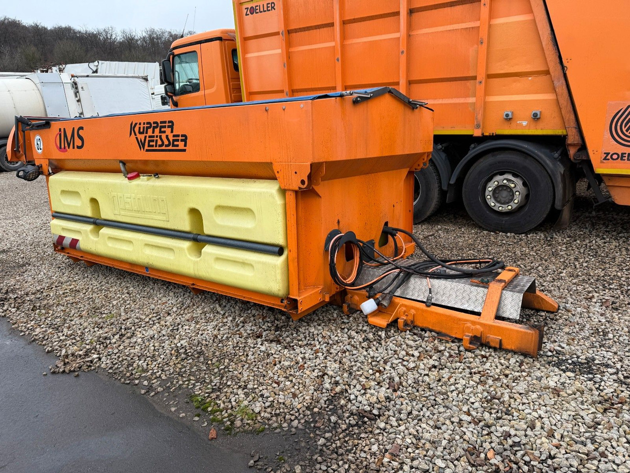 Küpper Weisser E 35060HFS Salzstreuer Winterd. - LKW: das Bild 1 Küpper Weisser E 35060HFS Salzstreuer Winterd. - LKW: das Bild 1