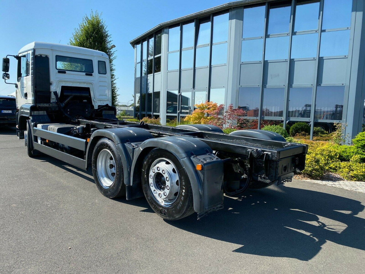 MAN 26.320 TGA 6x2 MAN 26.320 TGA 6x2 - Fahrgestell LKW: das Bild 2 MAN 26.320 TGA 6x2 MAN 26.320 TGA 6x2 - Fahrgestell LKW: das Bild 2