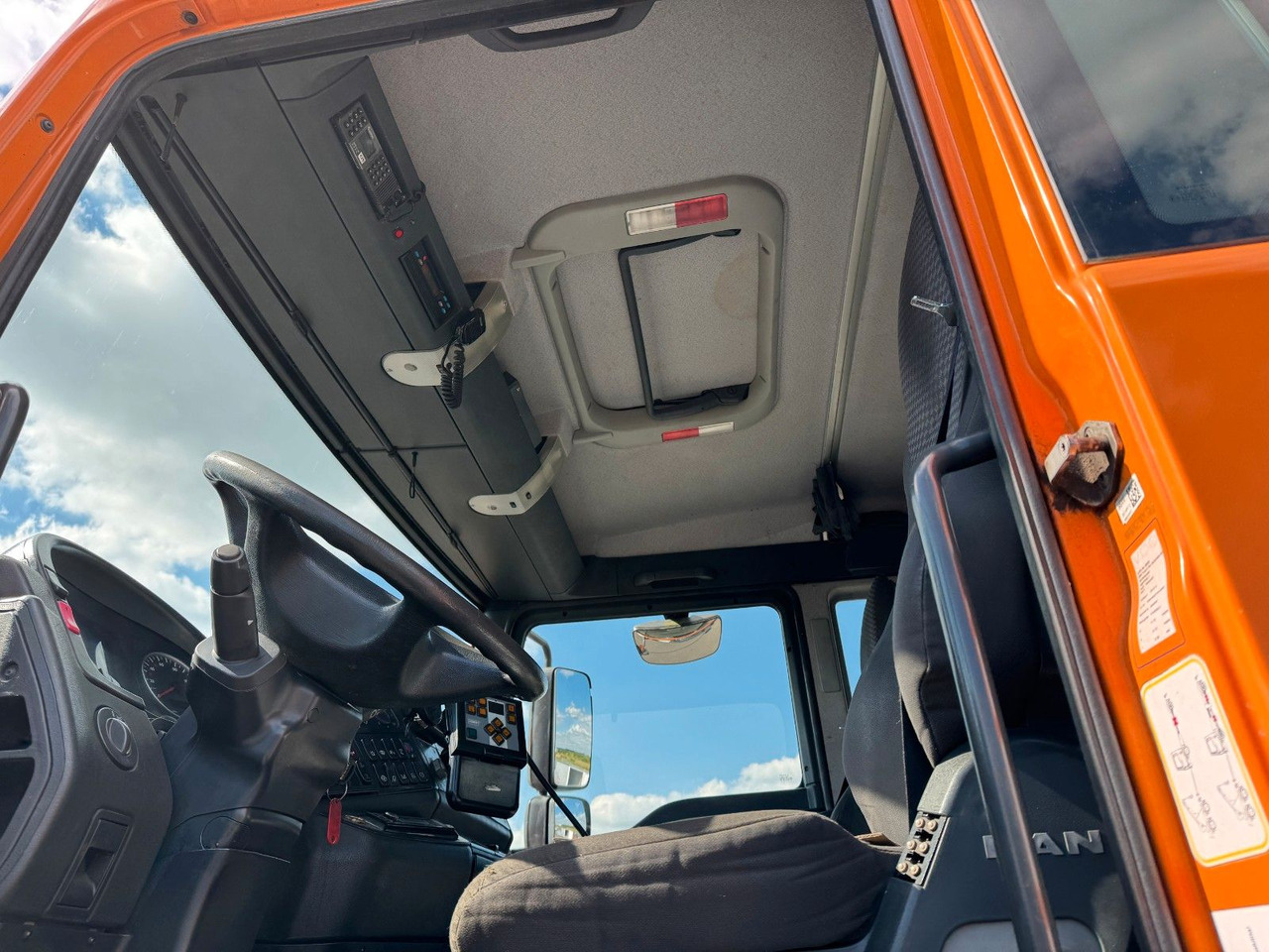 MAN TGA 18.350 4x4 Meiler Abroller RK 14.45 Winterd. - Abrollkipper: das Bild 5 MAN TGA 18.350 4x4 Meiler Abroller RK 14.45 Winterd. - Abrollkipper: das Bild 5