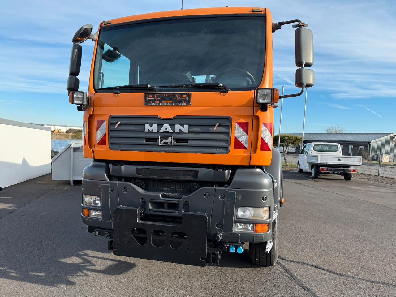 MAN TGA 18.360 4x4 Winterdienst Meiller Abroller - Abrollkipper: das Bild 2 MAN TGA 18.360 4x4 Winterdienst Meiller Abroller - Abrollkipper: das Bild 2