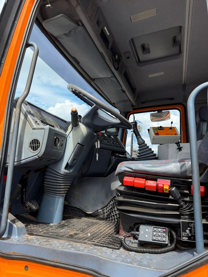 Mercedes-Benz Actros 2031 4x4 Hydraulik + Wechselsystem - Fahrgestell LKW: das Bild 3 Mercedes-Benz Actros 2031 4x4 Hydraulik + Wechselsystem - Fahrgestell LKW: das Bild 3