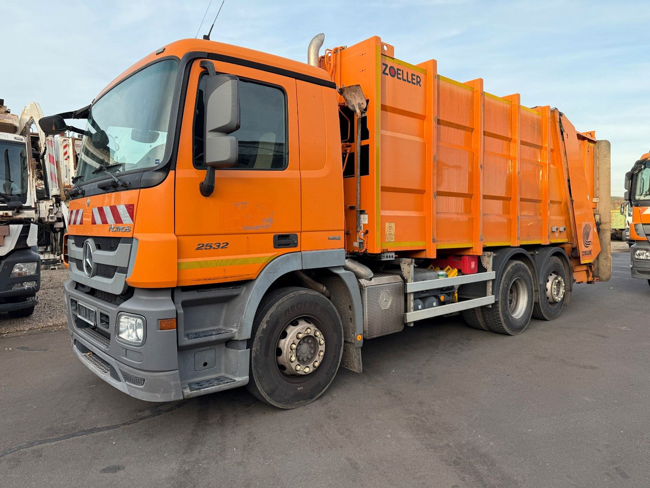 Mercedes-Benz Actros 2532 6x2 Zoeller Medium XL 21 - Müllwagen: das Bild 1 Mercedes-Benz Actros 2532 6x2 Zoeller Medium XL 21 - Müllwagen: das Bild 1